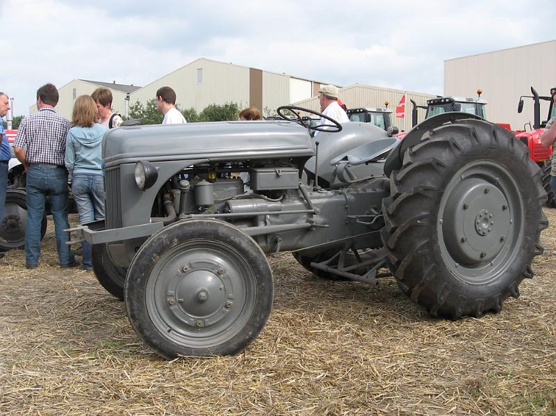 pic002.jpg - Ferguson TE20