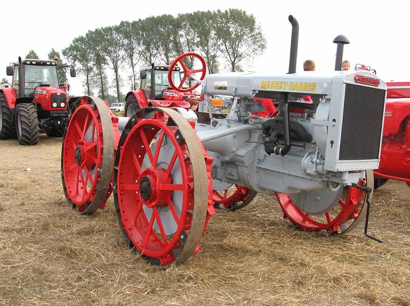 pic031.jpg - Massey - Harris