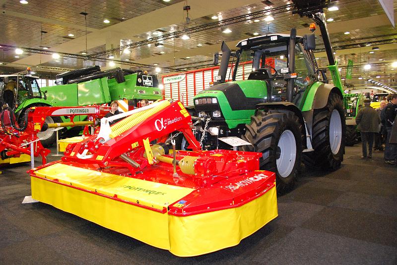 20091202_11364_DSC_5763.JPG - Deutz-Fahr + Pöttinger frontmaaier